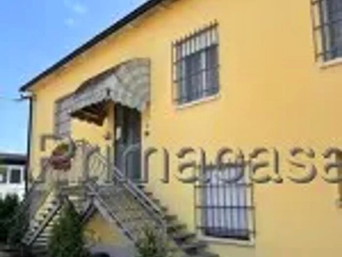 Casa con 5 locali in vendita in Via Giuseppe di Vittorio, Reggiolo