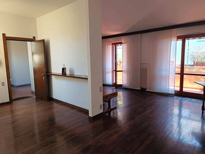 Appartamento con 6 locali in affitto in San Marco SS Annunziata, Firenze