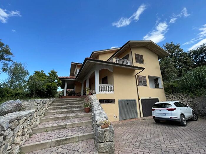 Casa con 9 locali in vendita in Via Pietro Nenni, Scafa