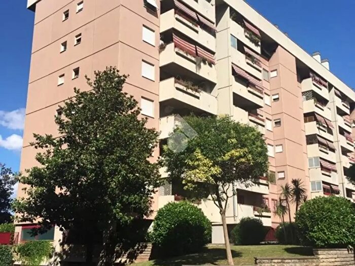 Appartamento trilocale in affitto in Via Primo Carnera, Roma