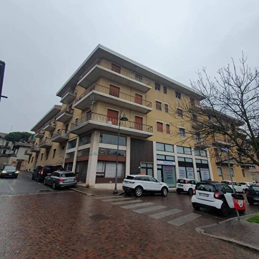 Appartamento trilocale in vendita in Roma