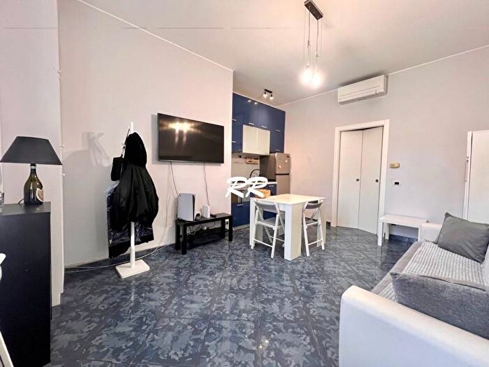 Appartamento bilocale in affitto in Via delle Forze Armate, Gambara, Milano