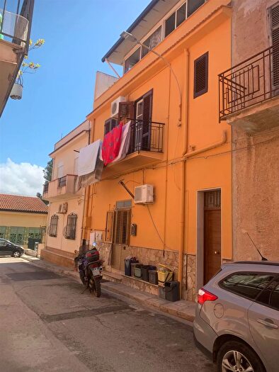 Appartamento con 10 locali in vendita in Via Francesco Guardione, Balestrate