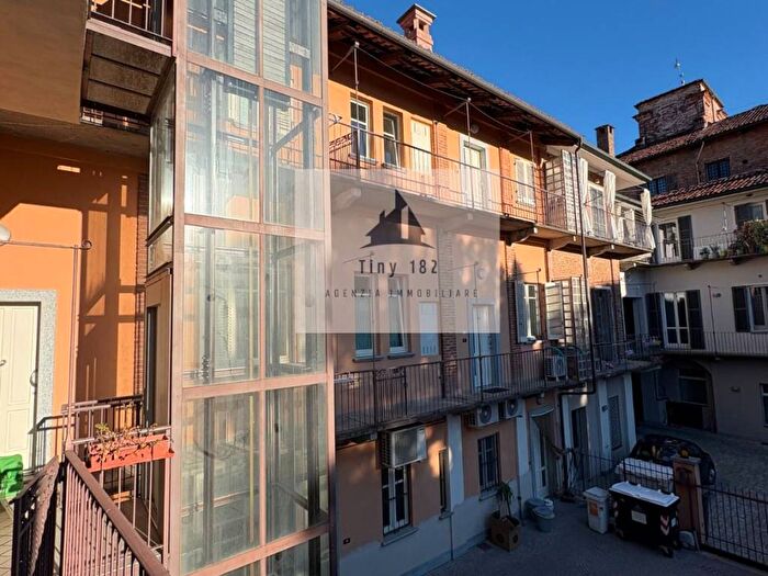 Appartamento quadrilocale in affitto in Via Vittorio Emanuele II, Centro, Bra