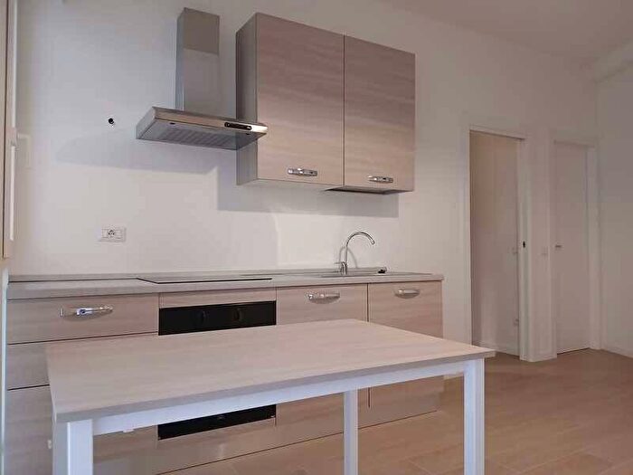 Appartamento trilocale in affitto in Via degli Orombelli, Città Studi, Milano