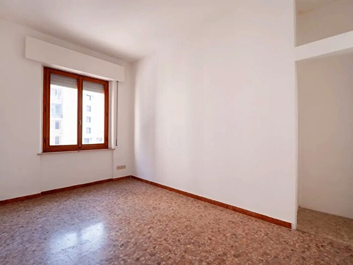 Appartamento trilocale in vendita in Via della Robbia, Prato