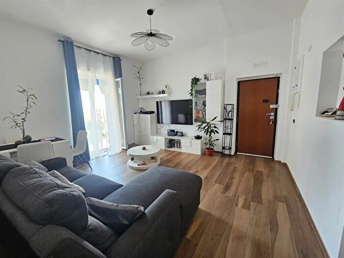 Appartamento quadrilocale in vendita in Via Achille Napoli, Salerno