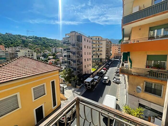 Appartamento quadrilocale in vendita in Via Galileo Galilei, Sanremo
