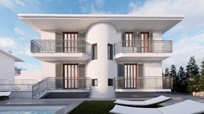 Casa con 6 locali in vendita in Via Mille Snc, Nola