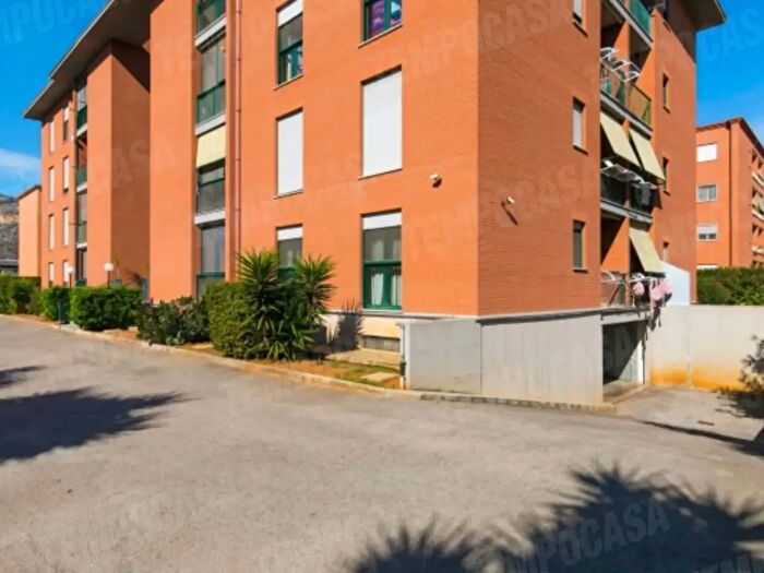 Appartamento quadrilocale in vendita in Via Favonia, Terracina