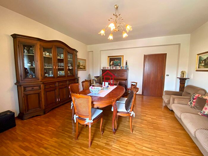 Appartamento con 5 locali in vendita in Via Zoncè, Godega Di SantUrbano