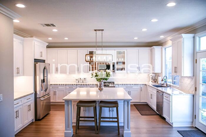 Casa con 5 locali in vendita in Viale Novembre, Treviso