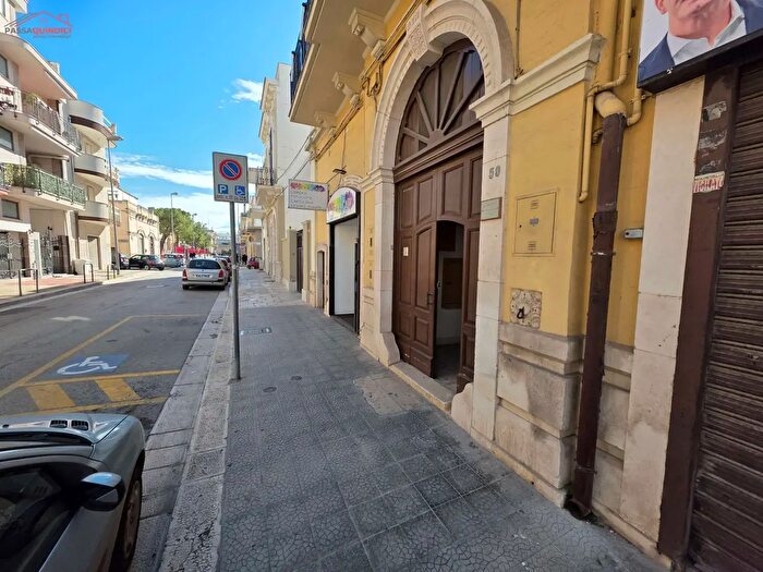 Casa bilocale in vendita in Via Petrarca, Triggiano