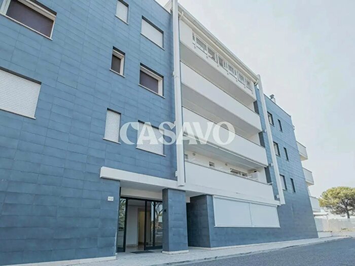Appartamento trilocale in vendita in Via Galla Placidia a, Roma