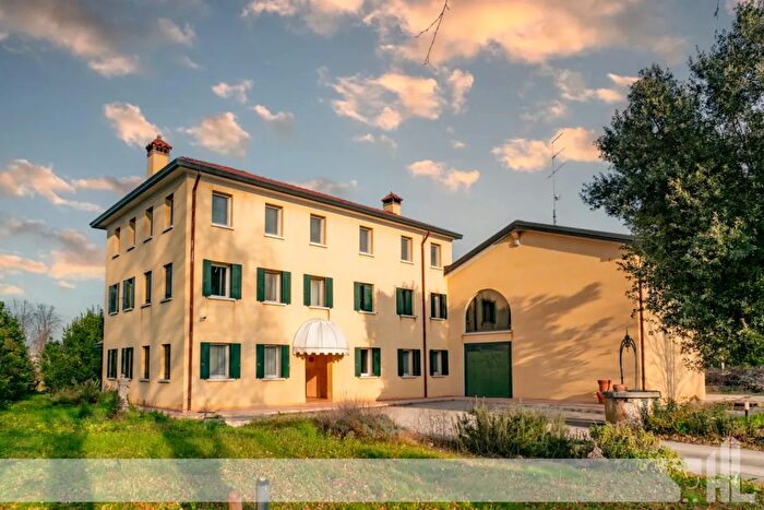 Casa con 7 locali in vendita in Motta Di Livenza