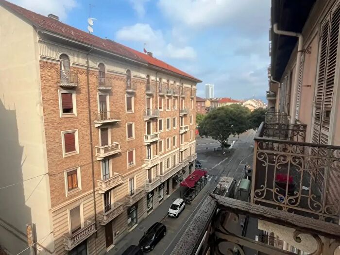 Appartamento trilocale in vendita in Via Monginevro, Torino