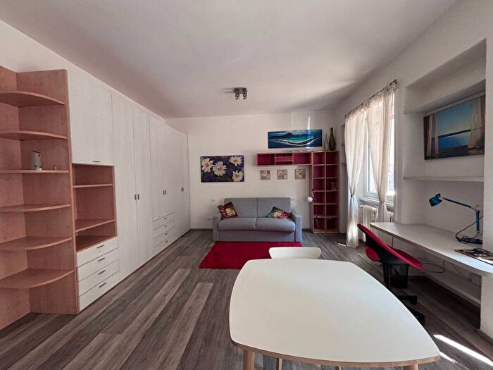 Appartamento monolocale in affitto in Via Francesco dall'Ongaro, Plebisciti Susa, Milano