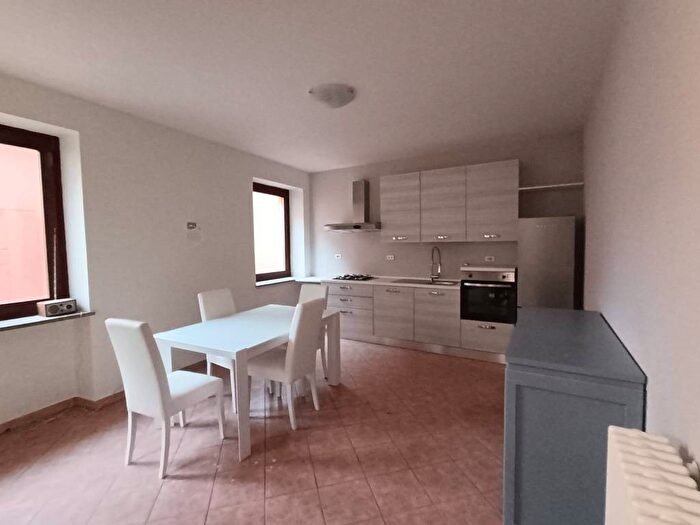 Casa quadrilocale in affitto in Piazza Alluvione, Centro, Rocchetta Tanaro