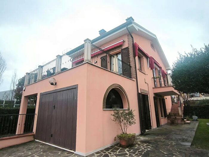 Appartamento trilocale in vendita in Via Turchetta, Rimini