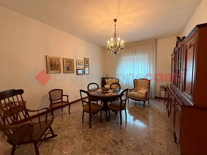 Appartamento quadrilocale in vendita in Via Cagliari, Taranto