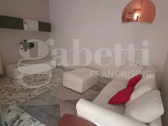 Appartamento trilocale in affitto in Via Pasubio, Bologna