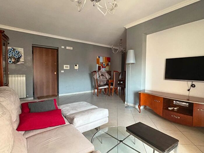 Appartamento trilocale in vendita in Piazza San Nilo, Cosenza