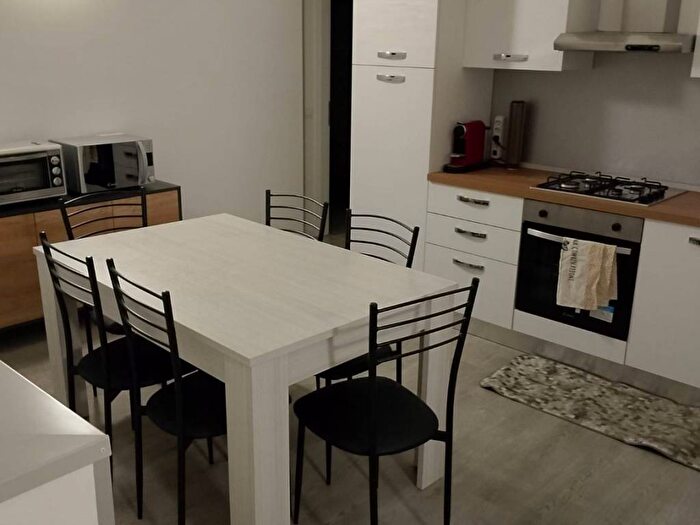 Appartamento con 6 locali in affitto in Centro, Bevilacqua