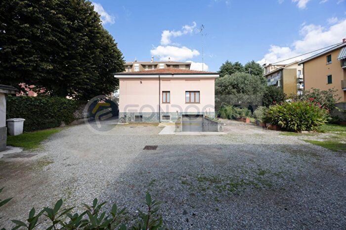 Casa trilocale in vendita in Via Raffaello Sanzio, Pioltello