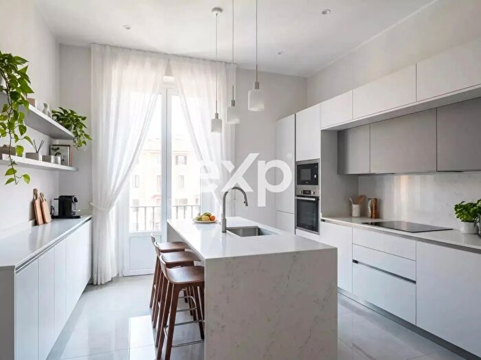 Appartamento trilocale in vendita in Via Giulio E Corrado Venini, Milano