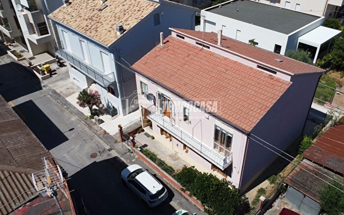 Casa con 8 locali in vendita in Porto SantElpidio