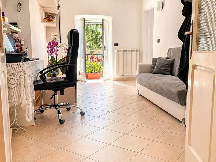 Appartamento trilocale in vendita in Carrara