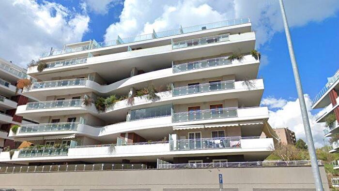 Appartamento trilocale in affitto in Viale della Grande Muraglia, Torrino, Roma