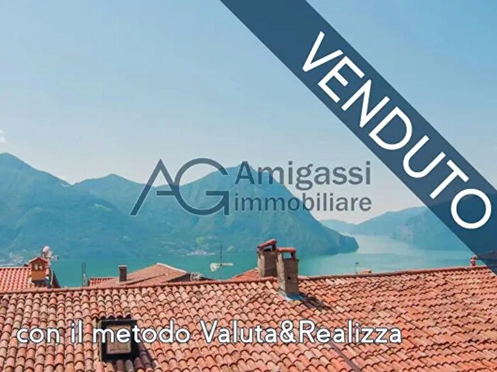 Casa con 5 locali in vendita in Costa Volpino