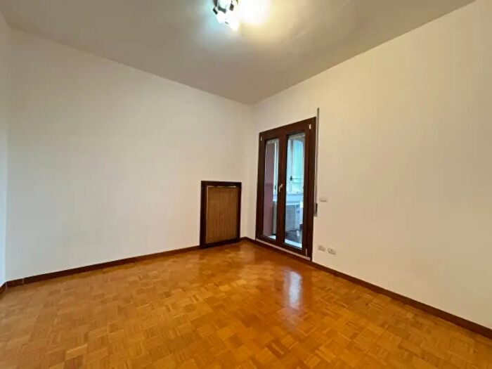 Appartamento trilocale in affitto in Via delle Forze Armate, Milano