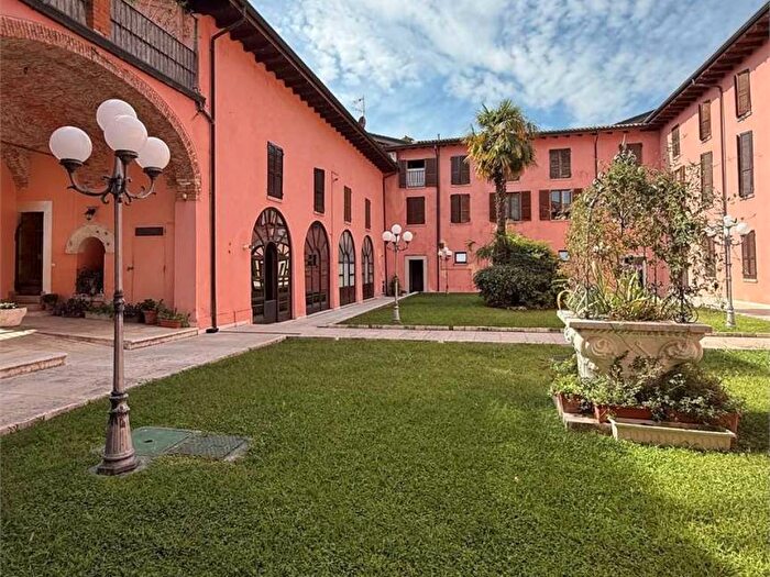 Appartamento trilocale in vendita in Via Antonio Gramsci, Centro, Padenghe sul Garda