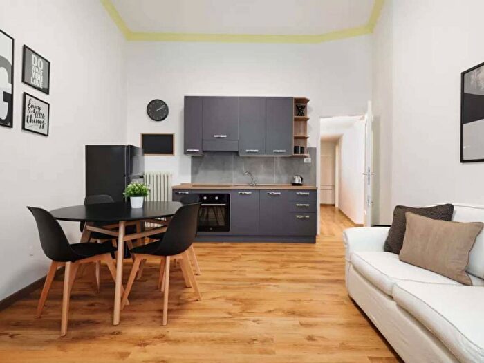 Appartamento trilocale in affitto in Piazzale Gabrio Piola, Città Studi, Milano