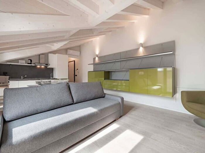 Appartamento bilocale in affitto in Viale Isonzo, Porta Romana Medaglie d'Oro, Milano