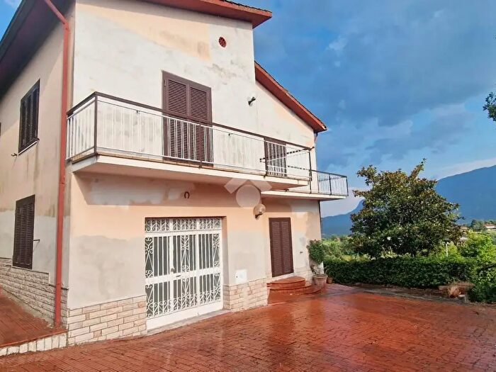 Casa con 10 locali in vendita in Via Muraglione, Montesarchio