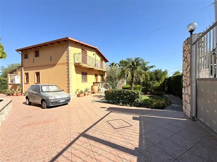 Appartamento con 6 locali in vendita in Via Eleuterio, Misilmeri