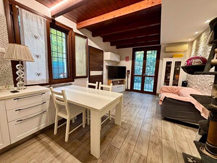 Appartamento trilocale in vendita in Viale Martiri della Liberazione, Molinella