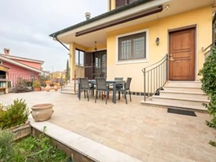 Casa quadrilocale in vendita in Via Ippocrate Snc, Guidonia Montecelio