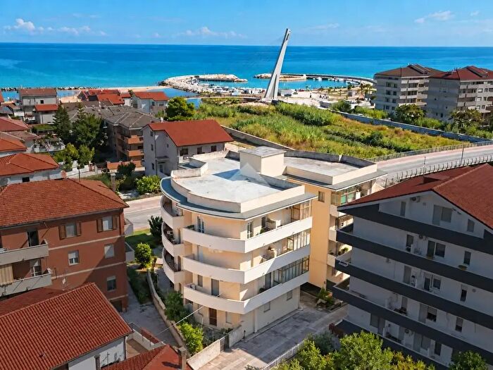 Appartamento trilocale in vendita in Via della Rinascita, Francavilla Al Mare