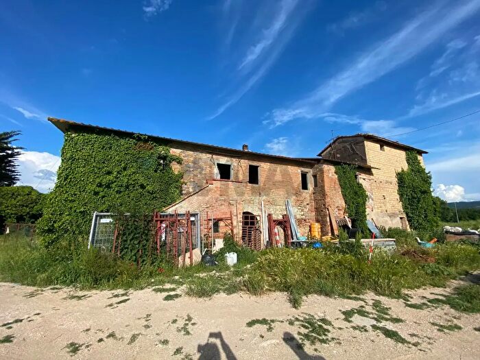 Casa quadrilocale in vendita in Strada Romano di Sotto Teverella, Perugia