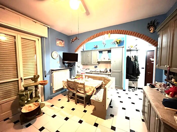 Appartamento trilocale in vendita in Via Vallere, Vigevano