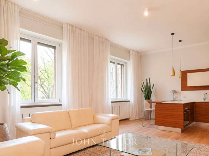 Appartamento con 5 locali in affitto in Via Andrea Solari, Solari, Milano