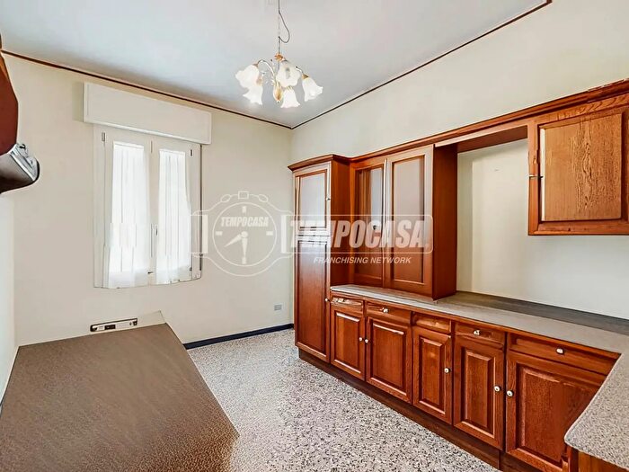 Appartamento quadrilocale in vendita in Via Francesco Nicoli, Modena