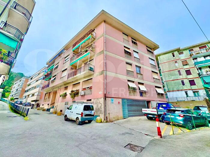 Appartamento bilocale in vendita in Via Privata Sbarbaro, Rapallo