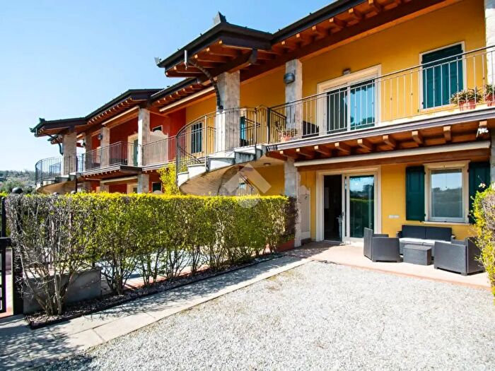 Appartamento bilocale in vendita in Via Repubblica, Manerba Del Garda