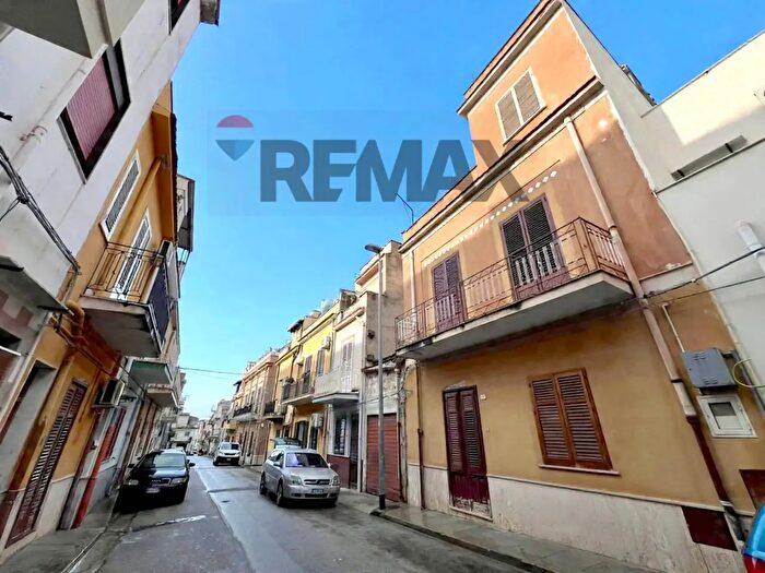 Casa con 8 locali in vendita in Via Salvatore Badalamenti, Cinisi