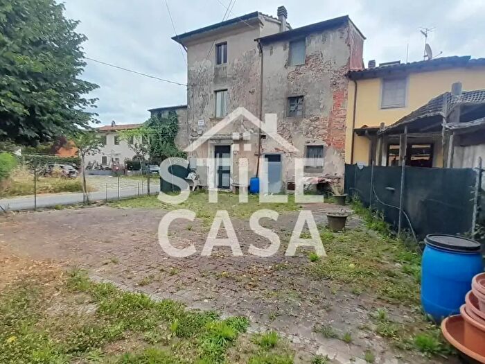 Casa con 7 locali in vendita in Orentano, Castelfranco Di Sotto
